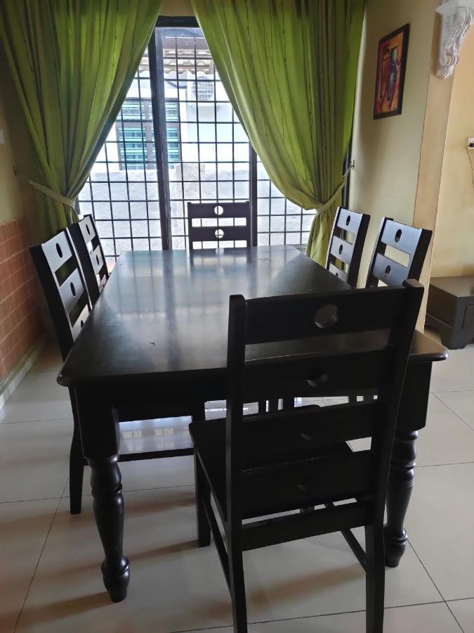 Roemahkoe Holidayhome Malacca Exterior photo