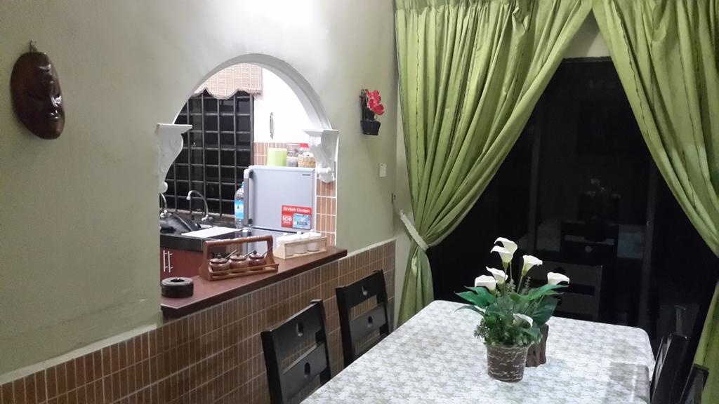 Roemahkoe Holidayhome Malacca Exterior photo