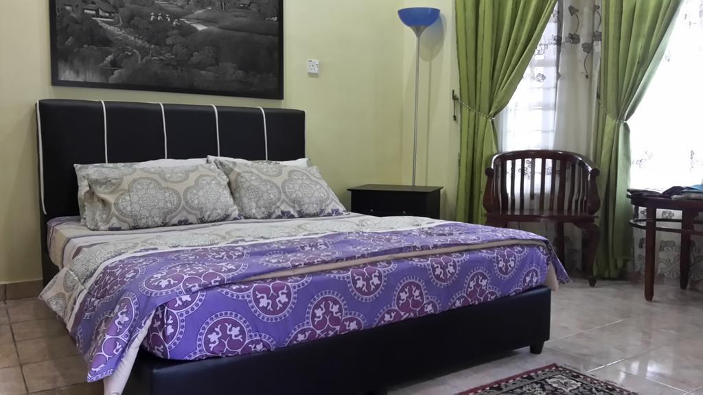 Roemahkoe Holidayhome Malacca Exterior photo